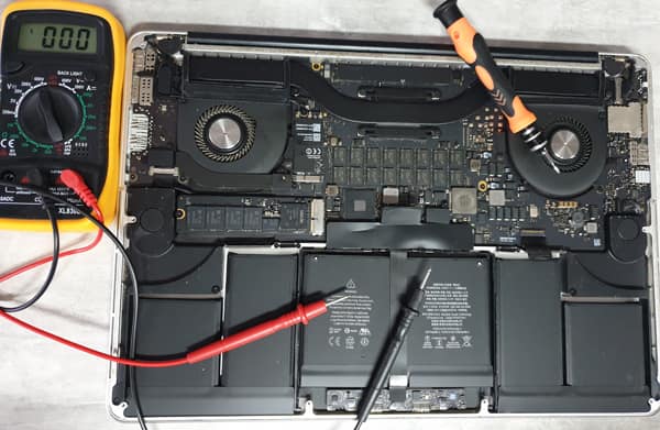 Nettoyer la poussière dans son MacBook Pro 